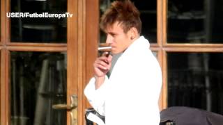 Neymar appears smoking in commercial recording 06122013  Neymar aparece fumando 2013 [upl. by Basile236]