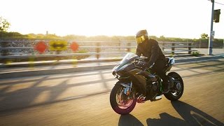 2015 Kawasaki H2 and H2R Whats the Difference [upl. by Paza]