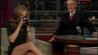 Jennifer Aniston  Scosciata storica al David Letterman Show 2006 [upl. by Patsy]