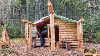 СТРОИМ БОЛЬШУЮ ХИЖИНУ ЗАКРЫВАЕМ ПЕРЕДНЮЮ СТЕНУ БРЕВНАМИ [upl. by Jeanna]