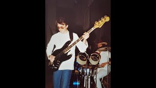 SHAKE SOME ACTION Flamin Groovies Bass Cover Stuart Carr [upl. by Meghann]