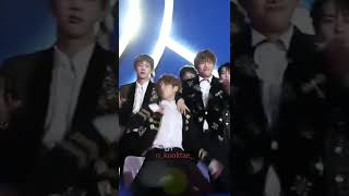 😂Jk being extra to get V attentionlook at jin action 🤣shortsytshortstaehyung btsfunnybtsV [upl. by Pritchett]