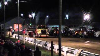 Hank Oester McConnellsburg PA Hot Semi Truck Pull 101714 [upl. by Donal968]