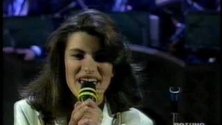 Laura Pausini  La Solitudine Live  Sanremo 1993 Prima Serata [upl. by Adnamaa29]