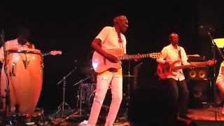 Oliver Tuku Mtukudzi  Ndima ndapedza live in Minneapolis [upl. by Nhabois]