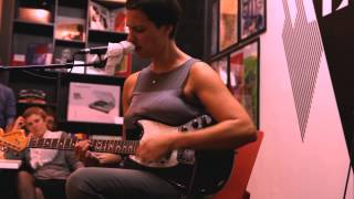 Laetitia Sadier  The Milk of Human Tenderness Live au Walrus Froggys Live [upl. by Jonas173]