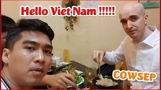 PEW MỜI COWSEP ĂN MÌ QUÃNG VIỆT NAM  RA HÀ NỘI GẶP ĐỘ MIXI  DAILY VLOG 29 [upl. by Zsamot]