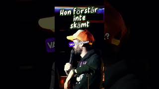 Vad hände med mitt glas vin 😂 short shorts standup [upl. by Eittod108]