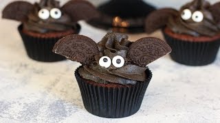 Fledermaus Cupcakes für Halloween  Schoko Muffins [upl. by Meehar]