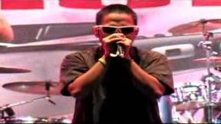 Bondan Prakoso amp Fade2Black  beatbox VS bass LIVEori [upl. by Sherris]