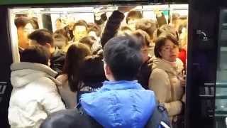 Chinese Ayi gets packed into metro train [upl. by Llecrup]