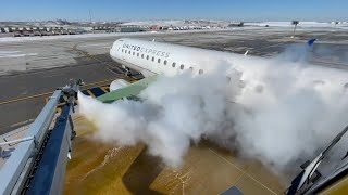 Deicing planes at OHare  ABC7 goes behind the scenes with United Airlines [upl. by Maurili]