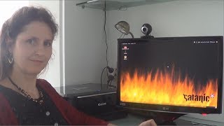 Mum Tries Out Ubuntu Satanic Edition 6669 2010 [upl. by Gniy212]