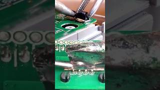 Desoldar Componentes Electrónicos Sin Aire Caliente solderingtips soldering repair electrictools [upl. by Compte]