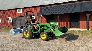 Köp Kompakttraktor John Deere 3038E med lastare och redskap på Klaravik [upl. by Silberman959]