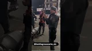 O POLICIAL ATÉ TENTA AJUDAR MAS O SUJEITO NÃO SE AJUDA motovlogs ckmotovlogs [upl. by Llertram701]