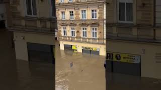 🇵🇱  DRAMATYCZNA SYTUACJA W KŁODZKU PRZERWANY WAŁ W Stroniach Śląskich  FLOOD Poland Kłodzko [upl. by Gerri]