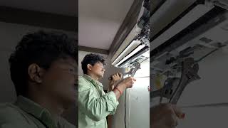 daikin ac uninstallation video acservice acfitting acservicing automobile [upl. by Ddej]