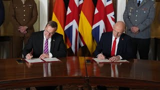 Deutschland und Großbritannien unterzeichnen Verteidigungsvereinbarung [upl. by Evangelia]