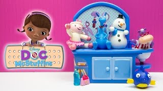 Doc McStuffins Toys Hallie amp Squeakers Talkin Check Up Set Lambie Stuffy Chilly [upl. by Nestor]