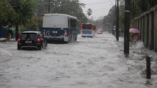 Chuvas no Recife deixam ruas alagadas [upl. by Yadseut440]