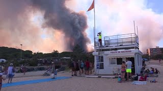 Var des vacanciers évacués du camping à cause des incendies [upl. by Gil]