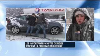 Neige  circulation difficile en IledeFrance [upl. by Drummond]