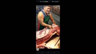 Seromix tv DEBONE PIG PORK SHOULDER CUTTING AMAZING BUTCHER 72 DEBONE AMAZING BLESS MORNING 🌞🐖🐖🥩 [upl. by Dej389]