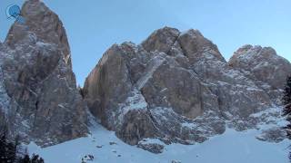 Geisler Alm  Schneeschuhwandern in den Dolomiten [upl. by Enohpets]