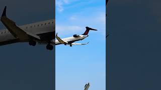 Canadair Regional Jet 900 Smooth Landing [upl. by Erek]