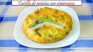 Tortilla de patatas con espárragos  Receta de Cocina en Familia [upl. by Ennayoj]