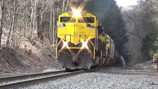 Daylight on the CNYK NYSW SU100 Chase 3192024 Gulf SummitSparrow Bush NY SD70M2s amp SD402 [upl. by Yrolg]