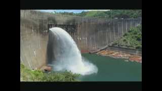 Kariba dam spilling 2013 [upl. by Adias210]