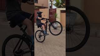 Wheelie in the street mtb mtblifestyle mtblove [upl. by Nana]