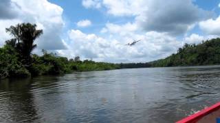 Twin Otter on final in Apetina Surinam [upl. by Gualterio629]