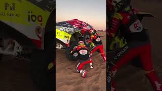 Así se cambia un neumático en el desierto 🏁🏜🔥 rally dakar dakar2024 prokop rallydakar [upl. by Merissa]