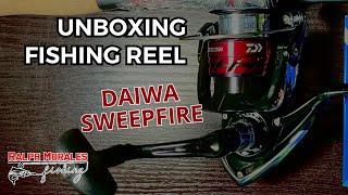 Unboxing Fishing Reel Daiwa Sweepfire 2500 [upl. by Akenahs]