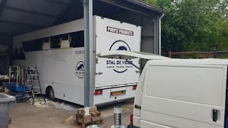 Vandaag een korte video over de reparatie van een vrachtwagen voor paarden vervoer [upl. by Asirrak]