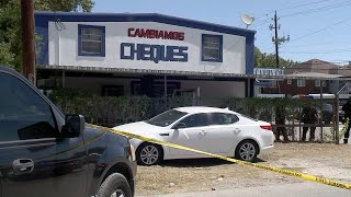 Business owner fatally shoots 2 robbery suspects who followed him from bank police [upl. by Klement77]