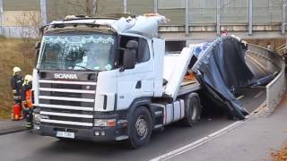 Fahrer fährt Lkw zu Schrott [upl. by Lucias]