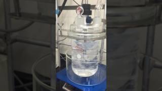 Precipitating a polymer solution into methanol [upl. by Melania77]