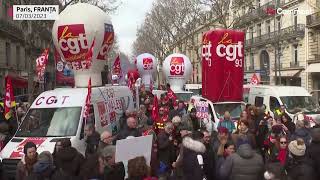 NO COMMENT  Grevă generală în Franța14 milioane de persoane protestează față de reforma pensiilor [upl. by Namijneb]