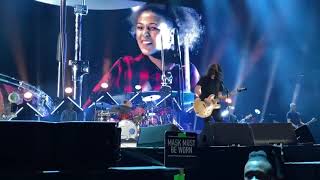 Foo Fighters w Nandi Bushell quotEverlongquot MultiCamera Edit LA Forum 82621 [upl. by Hugibert]