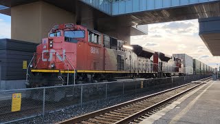 Nice Driver CN 122  8814 amp 8914 At Oshawa [upl. by Navetse]