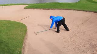 How to correctly rake bunkers [upl. by Motch440]