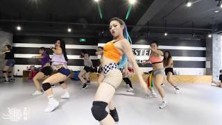 quotOIL MEquot  Denise Blue 蓝妹 choreo Dangsters Dance Studio [upl. by Negeam]