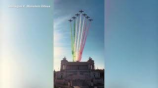 4 novembre il passaggio delle Frecce Tricolori sullAltare della Patria [upl. by Sari]