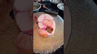 fishcutting skills video kingfish surmai quarter fry pice cut indin sea food Karela short [upl. by Dnalkrik]