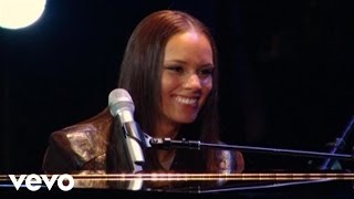 Alicia Keys  Fallin Live at NYU Yahoo Pepsi Smash [upl. by Ahseekan]