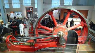 Corliss Steam Engine starting up at the London Science Museum [upl. by Ybanrab89]